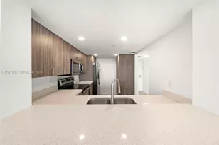 2555 Collins Ave, Miami Beach, FL 33140 - Photo 16