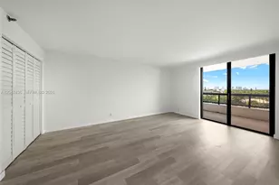 2555 Collins Ave, Miami Beach, FL 33140 - Photo 18