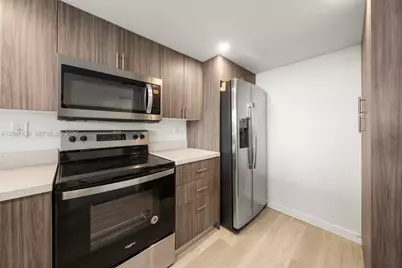 2555 Collins Ave #706, Miami Beach, FL 33140 - Photo 14