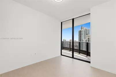 1000 Brickell Plz #4015, Miami, FL 33131 - Photo 34