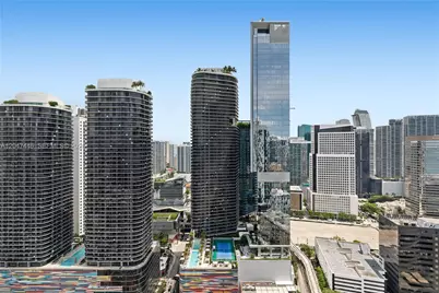1000 Brickell Plz #4015, Miami, FL 33131 - Photo 52