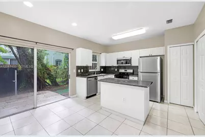2943 SE 15th Ter, Homestead, FL 33035 - Photo 10