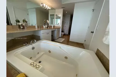 4775 Collins Ave #2305, Miami Beach, FL 33140 - Photo 14
