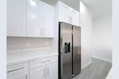 402 NW 41st St #402, Oakland Park, FL 33309 - Photo 6