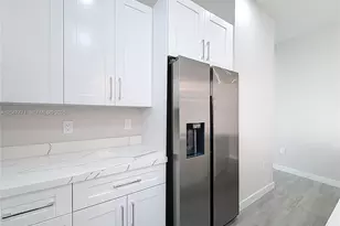 402 NW 41st St, Oakland Park, FL 33309 - Photo 6
