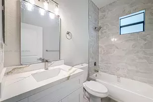 402 NW 41st St, Oakland Park, FL 33309 - Photo 14