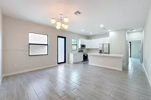 402 NW 41st St, Oakland Park, FL 33309 - Photo 4