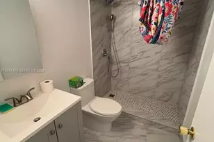926 NE 27th Ave, Hallandale Beach, FL 33009 - Photo 18