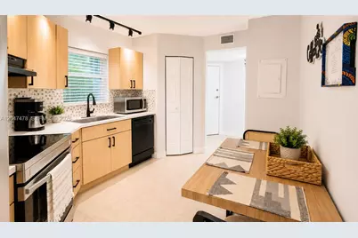 6655 W Broward Blvd #206, Plantation, FL 33317 - Photo 8