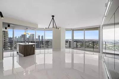 488 NE 18th St #4900, Miami, FL 33132 - Photo 2
