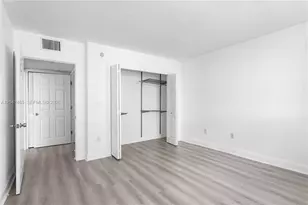 1155 Brickell Bay Dr, Miami, FL 33131 - Photo 10