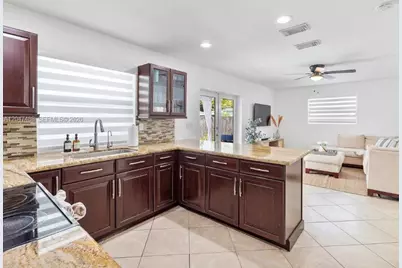 9840 SW 3rd St, Miami, FL 33174 - Photo 14