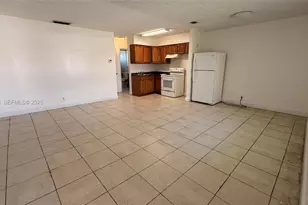 978 SW 10th Dr, Pompano Beach, FL 33060 - Photo 6