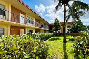 978 SW 10th Dr, Pompano Beach, FL 33060 - Photo 2