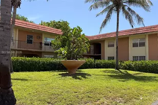 978 SW 10th Dr, Pompano Beach, FL 33060 - Photo 1