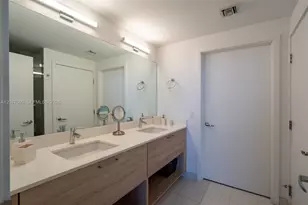16385 Biscayne Blvd, North Miami Beach, FL 33160 - Photo 36