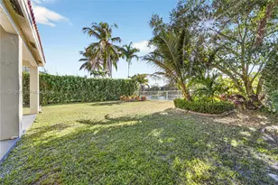1325 Chenille Cir, Weston, FL 33327 - Photo 16
