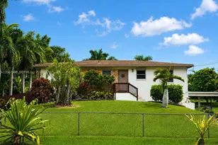 5240 SW 82nd Ave, Davie, FL 33328 - Photo 1