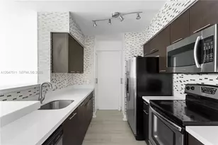 1155 Brickell Bay Dr, Miami, FL 33131 - Photo 8