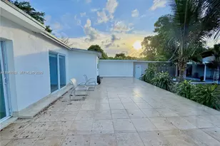 947 NE 149th St, Miami, FL 33161 - Photo 34