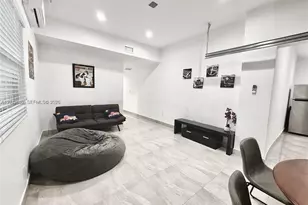 947 NE 149th St, Miami, FL 33161 - Photo 16