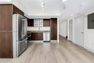 41 SE 5th St, Miami, FL 33131 - Photo 4