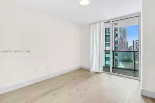 41 SE 5th St, Miami, FL 33131 - Photo 10