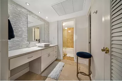 5701 Collins Ave #1415, Miami Beach, FL 33140 - Photo 12