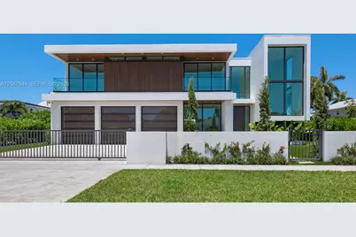1099 NE 4th Ave, Boca Raton, FL 33432 - Photo 2