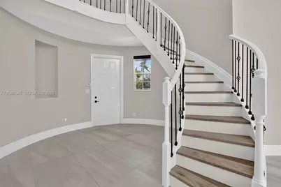 12410 SW 1st St, Plantation, FL 33325 - Photo 6