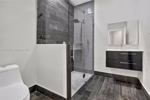 12410 SW 1st St, Plantation, FL 33325 - Photo 22