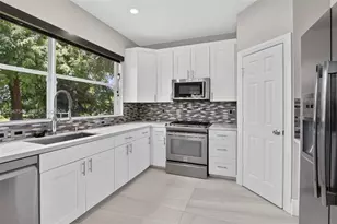 12410 SW 1st St, Plantation, FL 33325 - Photo 14