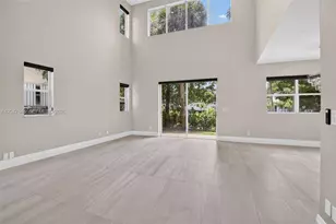 12410 SW 1st St, Plantation, FL 33325 - Photo 10