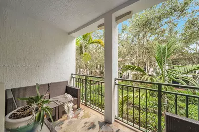 11355 SW 14th St, Pembroke Pines, FL 33025 - Photo 10