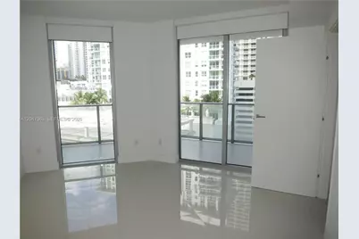 1300 Brickell Bay Dr #1110, Miami, FL 33131 - Photo 4