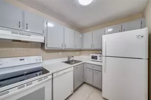 15630 SW 80th St, Miami, FL 33193 - Photo 2