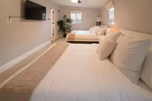 174 NE 55th St, Miami, FL 33137 - Photo 10