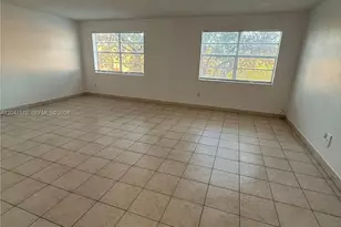 1305 W 53rd St, Hialeah, FL 33012 - Photo 10