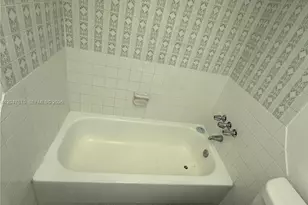 1305 W 53rd St, Hialeah, FL 33012 - Photo 24