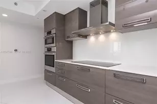 17201 Collins Ave, Sunny Isles Beach, FL 33160 - Photo 14