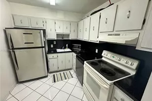 100 Bayview Dr, Sunny Isles Beach, FL 33160 - Photo 4