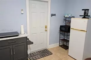 965 NE 146th St, North Miami, FL 33161 - Photo 6