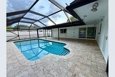 9110 NW 18th Ct, Pembroke Pines, FL 33024 - Photo 2