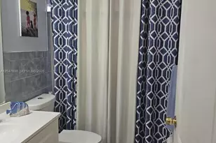 8805 NW 113th St, Hialeah Gardens, FL 33018 - Photo 10