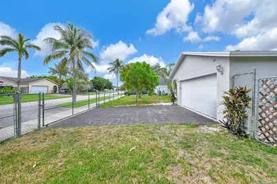 13224 SW 255th Ter, Homestead, FL 33032 - Photo 12