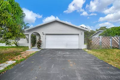 13224 SW 255th Ter, Homestead, FL 33032 - Photo 2