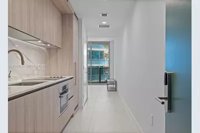 77 SE 5th St. #1905, Miami, FL 33131 - Photo 12