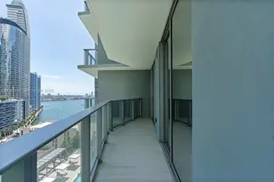 77 SE 5th St, Miami, FL 33131 - Photo 10