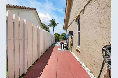 16203 NW 8th Dr, Pembroke Pines, FL 33028 - Photo 38