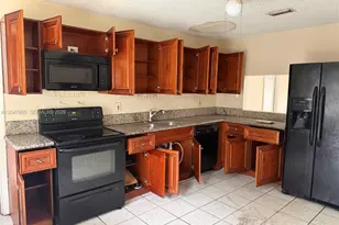 6117 Blue Grass Cir, Lake Worth, FL 33463 - Photo 2